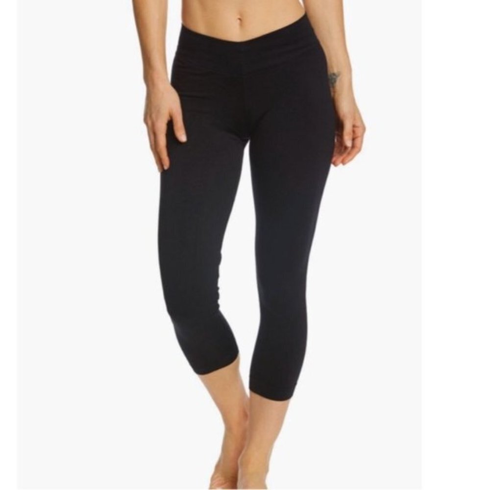 NWOT Nux Black Cropped Leggings